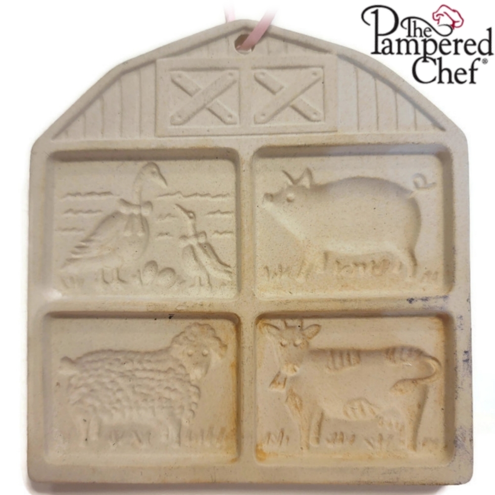 Pampered chef farmyard friends clay cookie mold 1994 made in the USA. Farm